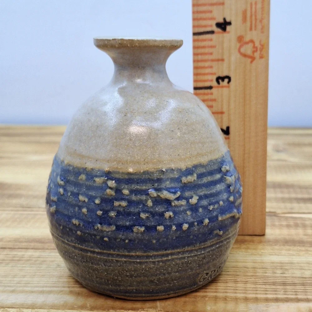 Vtg Signed bud Vase Blue Tan Textured Glazed Studio‎ Mohican Valley Pottery 3X4